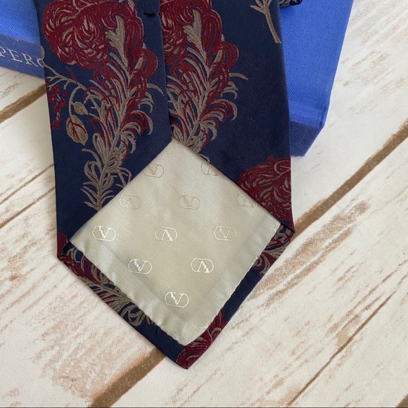 Valentino Garavani Silk Tie - Picture 4 of 5